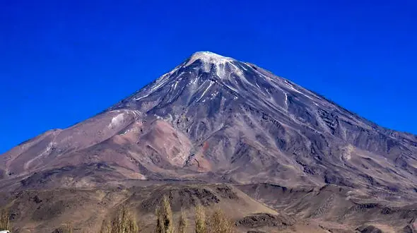 دماوند بی‌برف در آذر ۱۴۰۴؛ بلندترین کوه ایران بلندترین هشدار آب شد/ سند تکان‌دهنده‌ای از مرگ چرخه آب در ایران