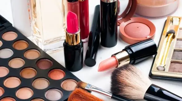 فوت و فن تشخیص لوازم آرایشی فاسد
