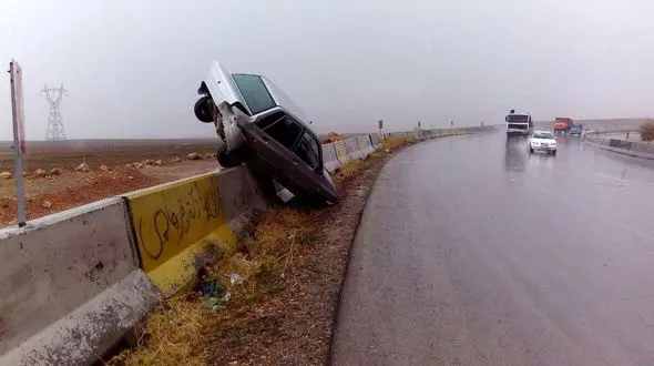احتمال افزایش تصادفات در جاده های کشور با شروع بارندگی 
