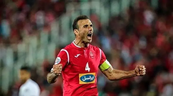حسینی در دوراهی پرسپولیس و ملوان/ تکلیف کاپیتان محبوب سرخ‌ها در پایان فصل مشخص می‌شود