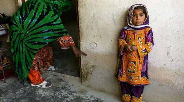 
وضعیت کودکان سیل‌زده‌ی سیستان و بلوچستان+عکس
