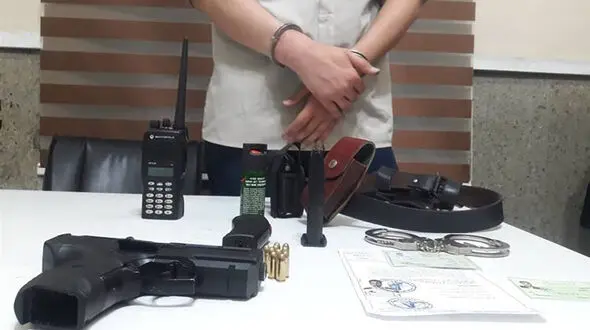 عکس مأمور قلابی مسلح شهرری / این زورگیر بازداشت شد