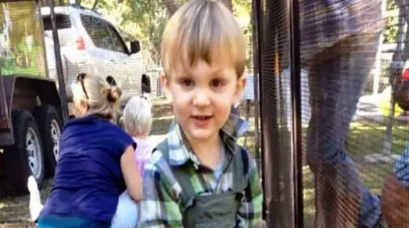  پسربچه 2 ساله‌ای که در یک روز 3 بار تا پای مرگ رفت + عکس 