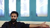 مصطفی کوشکی : کرونا زرد رنگ است / ویروسی متحول کننده که تئاتر را از صحنه به گوشی کشاند