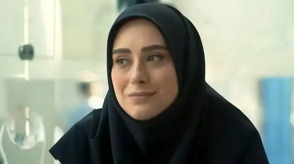 عکس| سفر زمان؛ تیپ و چهرۀ «عطیه» (سریال ساهره) در 26 سالگی در مراسم اکران یک فیلم / خانم بازیگر در واقعیت چه قدر متفاوت است