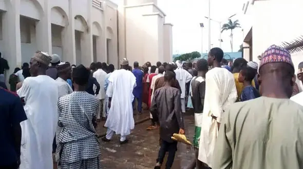 ببینید | اولین تصاویر از ریزش مرگبار یک مسجد در حین اقامه نماز جمعه