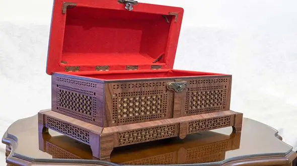 ساخت کاناپه راحت با استفاده از صندوقچه های قدیمی