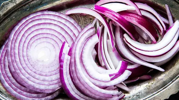 کلاژن سازی پوست با پیاز