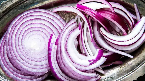 کلاژن سازی پوست با پیاز