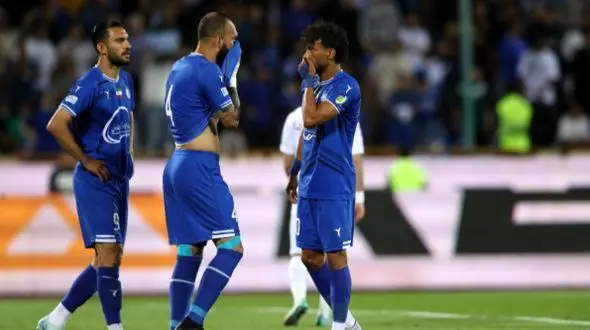 اول جریمه فصل : استقلال 10 در صد از کل تیم کم کرد!