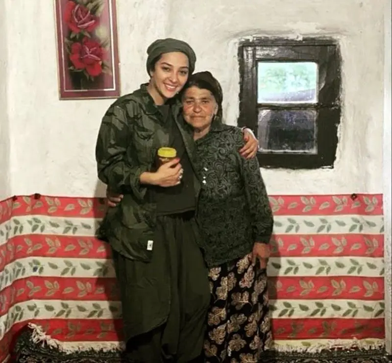 آناهیتا درگاهی