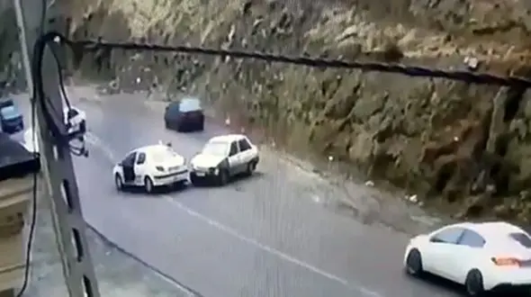 مردان شوم در جاده چالوس گازوئیل می پاشیدند تا تصادفات زیادی رخ بدهد! 