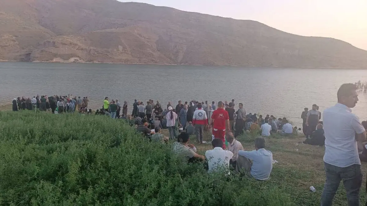 فیلم لحظه غرق شدن نهال 9 ساله در رودخانه کوهرنگ / جانش را از دست داد
