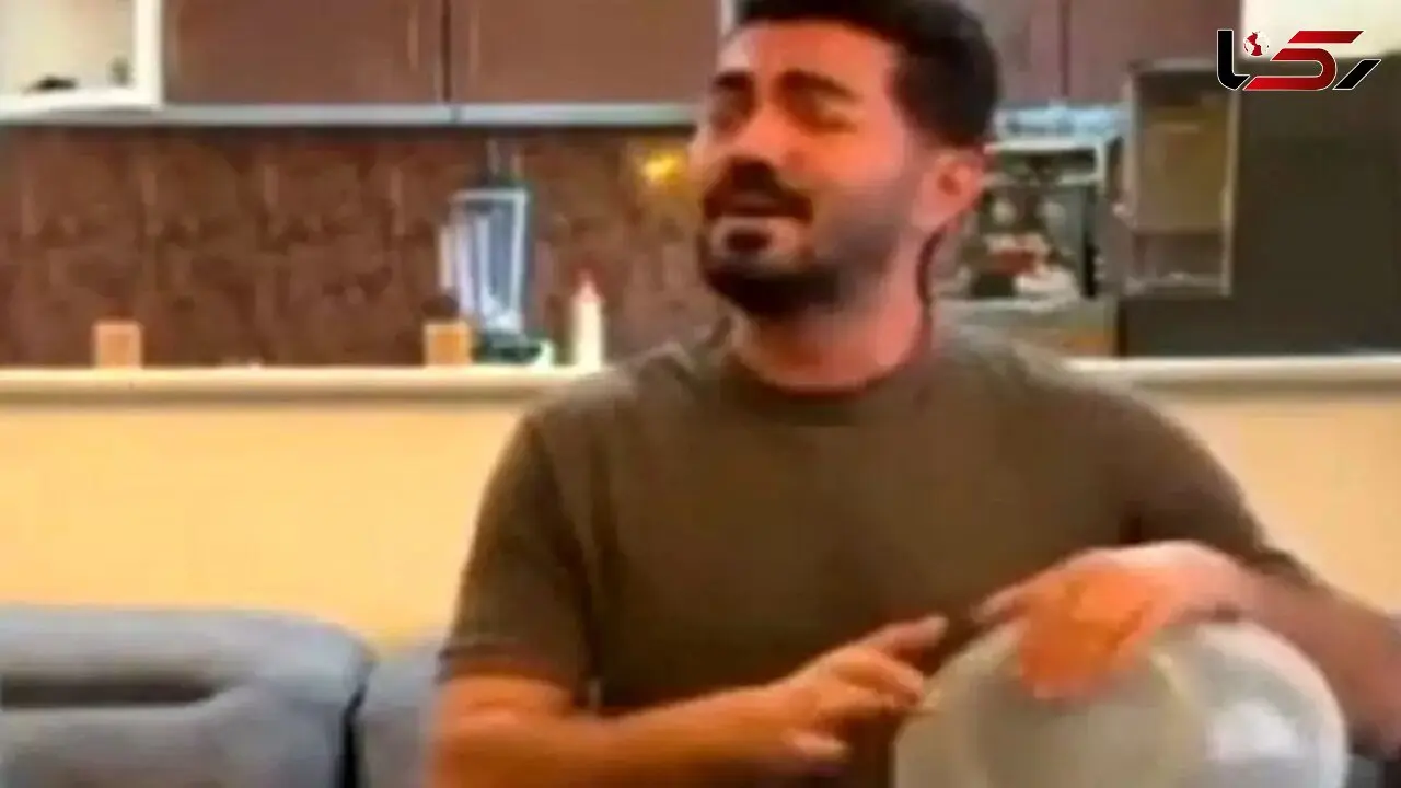 آواز شاد؛ پسره داره واسه باجناقش آهنگ میخونه اونم از ته دل جوگیرانه حرکت موزون میره