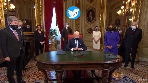  امضای چندین فرمان اجرایی از سوی جو بایدن در نخستین ساعات ریاست‌جمهوری 