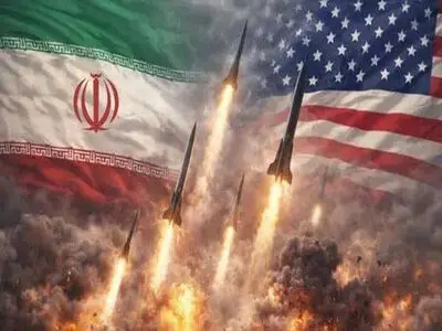 فیلم لحظه حمله موشکی به اداره پست آذرشهر و خونسردی عجیب رانندگان در یک قدمی انفجارها