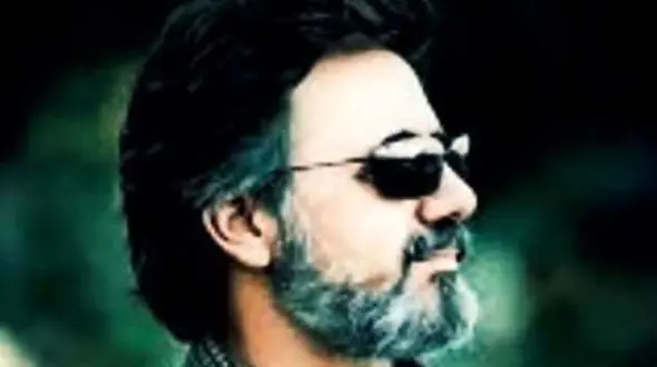 دانلود آواز باشکوه معین /  میخوام دورت بگردم