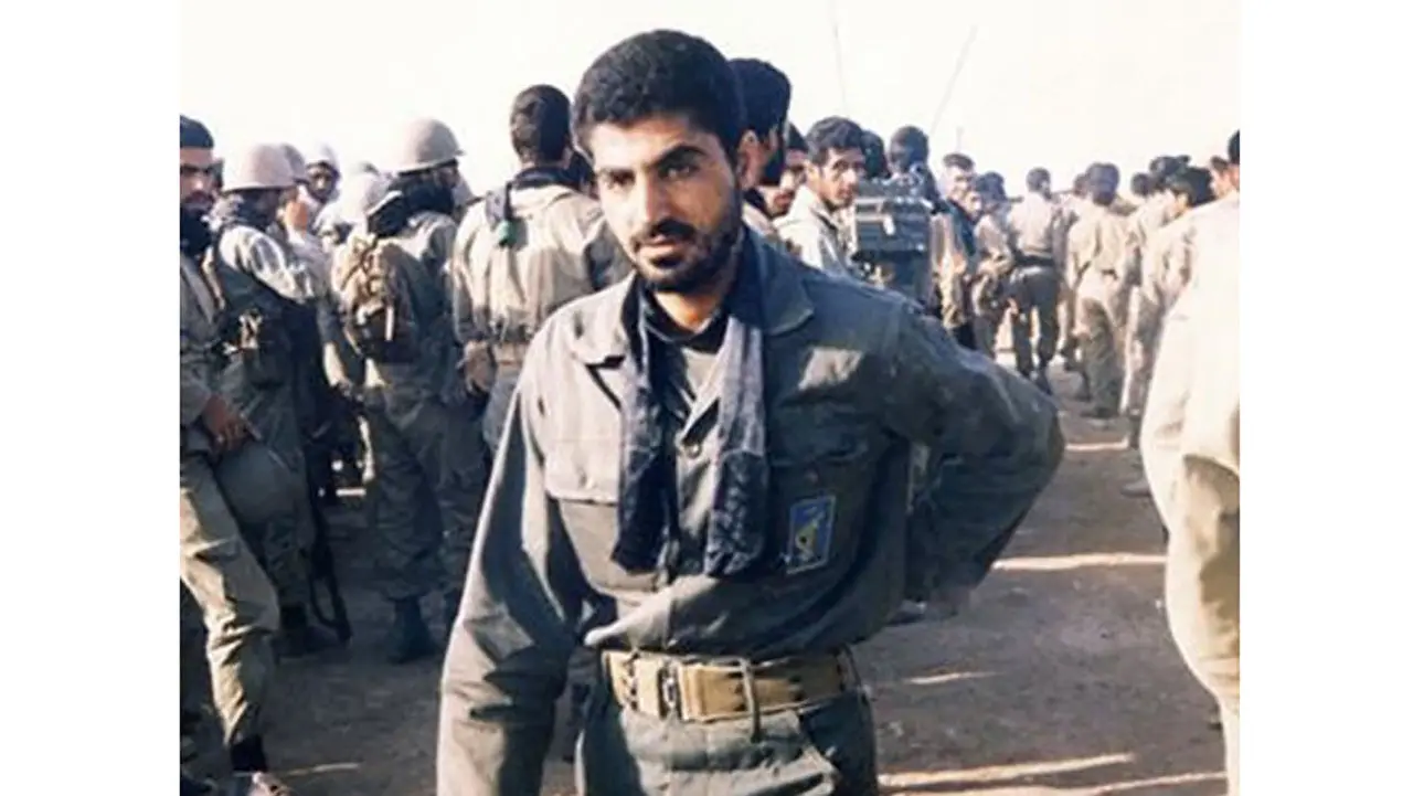 شهید حاج قاسم سلیمانی - فرماندهان جوان که برای اولین بار جنگ را تجربه کردند/ آنها با دست خالی فرماندهی جنگی نابرابر را بر عهده گرفتند