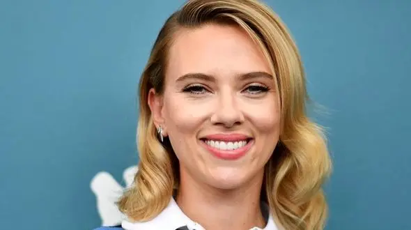 گوشی اسکارلت جوهانسون بازیگر معروف هالیوود هک شد!