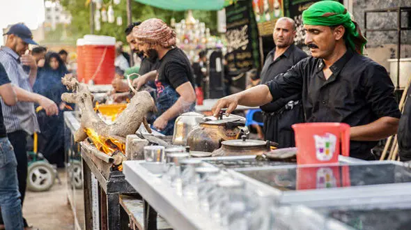 خدمت رسانی ۱۰۲ موکب لرستان به زائران اربعین/حواله مرغ به موکب ها داده می شود