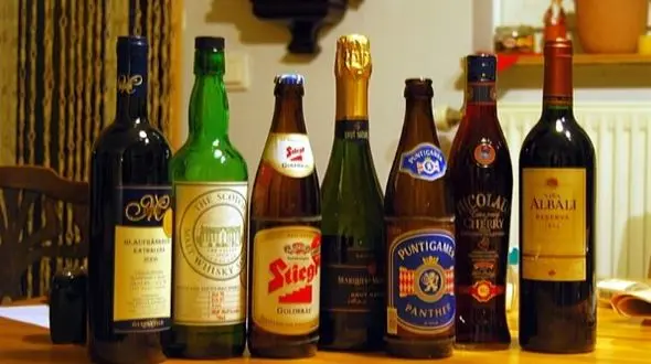 بستری شدن 31 نفر در دزفول به دلیل مصرف مشروبات الکی تقلبی