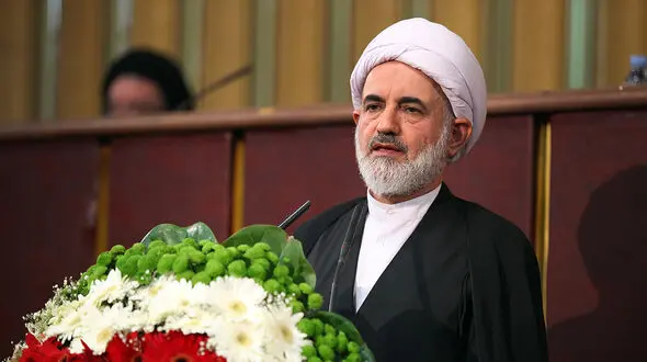 دیرباز، عضو مجلس خبرگان:اکثریت اعضای مجلس خبرگان به گزینه ای که سید باشد و راه رهبری را ادامه دهد رسیده‌اند