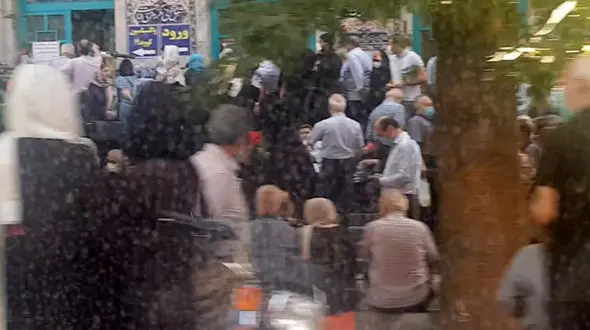 روش مرگبار تزریق واکسن کرونا در ایران / مدعی العموم کجاست؟  + فیلم 