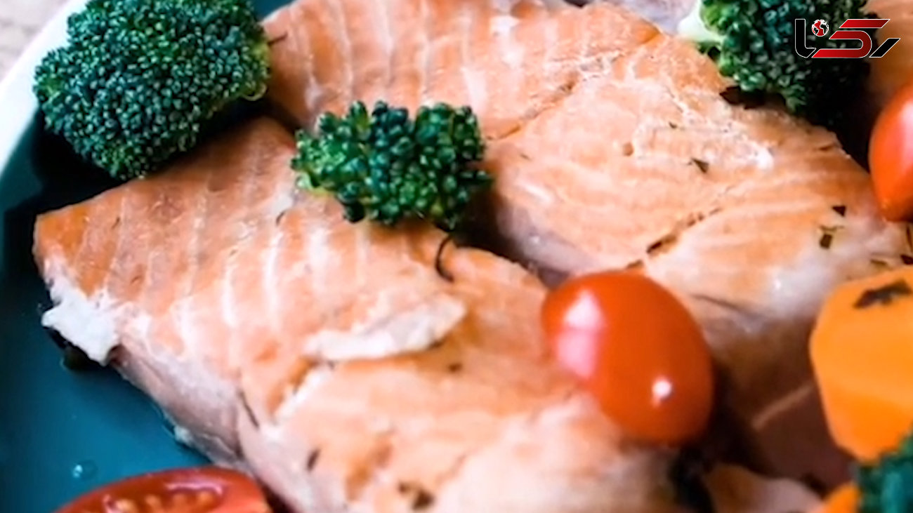 آموزش یک روش ساده و خوش عطر و طعم برای بخارپز کردن ماهی + فیلم