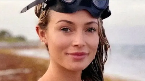 جدال خونین مار پیتون با جذاب ترین خانم دانشمند جهان + فیلم حیرت آور