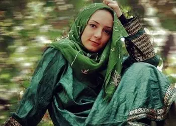 دورهمی سحر ولدبیگی در ویلای پدری‌اش در کنار پدرش و نیما فلاح