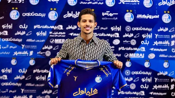 خرید جدید استقلال هیچ صحبتی با سرمربی تیمش نداشته!