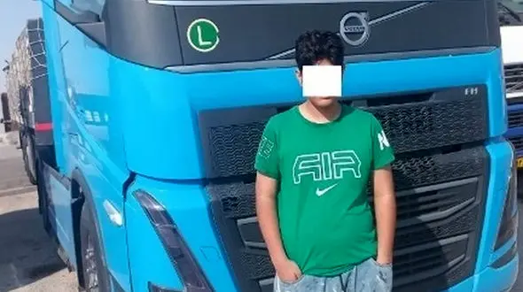 توقیف کامیون کشنده تریلی با راننده 14 ساله در هرمزگان
