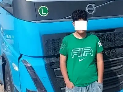 توقیف کامیون کشنده تریلی با راننده 14 ساله در هرمزگان