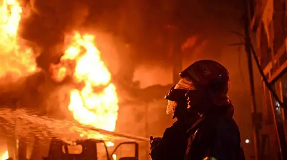 سوختن 2 نفر در آتش بنزین قاچاق / در ایرانشهر رخ داد