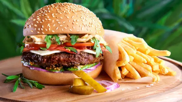 علت پرخوری های شبانه کشف شد!