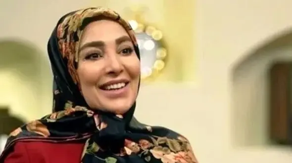 پوشش متفاوت ژیلا صادقی در اکران یک فیلم