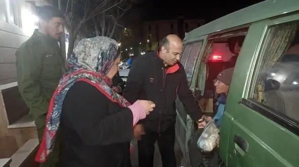 کارتن خواب های لاکچری؛ کف خیابان های تهران/ در این منطقه، معتادان ضایعات تحویل می دهند؛ مواد مخدر  می گیرند!