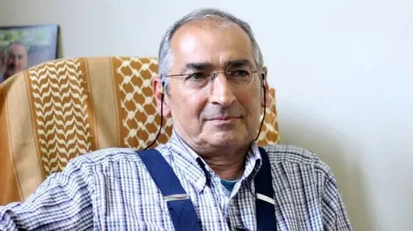 زیباکلام: خاتمی مردم را پای صندوق رای کشاند بعد گفت به ما مربوط نیست