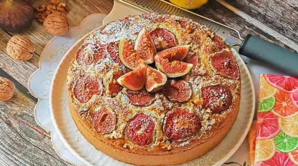 طرز تهیه کیک انجیر و گردو؛ عصرانه‌ ای خوش‌ عطر که عاشقش می‌ شوید