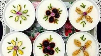 طرز تهیه فرنی نارگیلی خانگی؛ دسری ساده برای دورهمی‌ های شب یلدایی