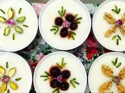 طرز تهیه فرنی نارگیلی خانگی؛ دسری ساده برای دورهمی‌ های شب یلدایی