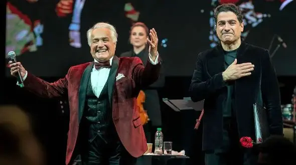 فیلم آواز باشکوه همایونی/  همایون شجریان به یاد پدرش مرغ سحر خوا ند  / ایرانیان کانادا از خود بی خود شدند