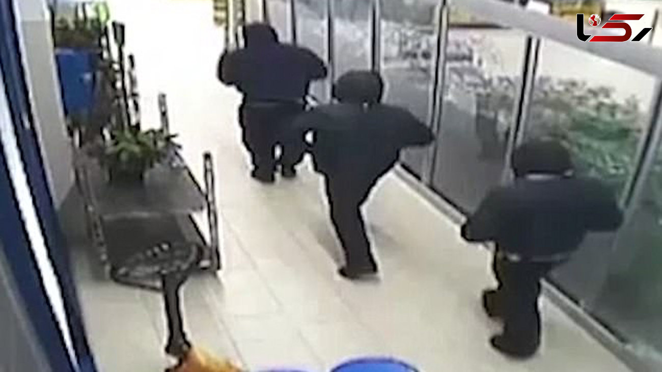حمله مسلحانه دزدان نقابدار به یک فروشگاه + فیلم