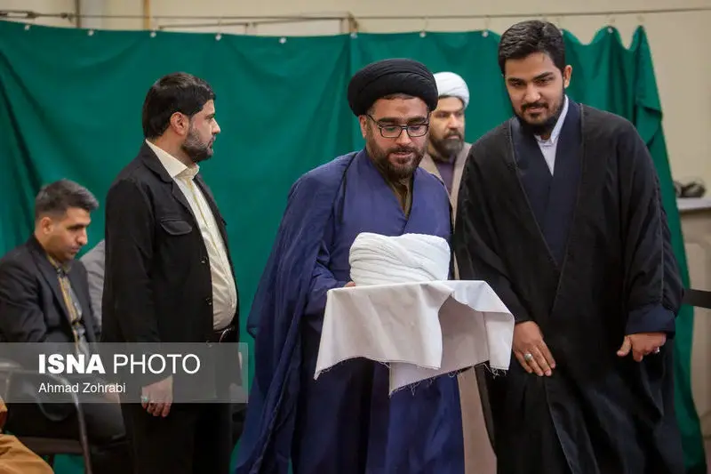 مراسم عمامه گذاری طلاب در قم