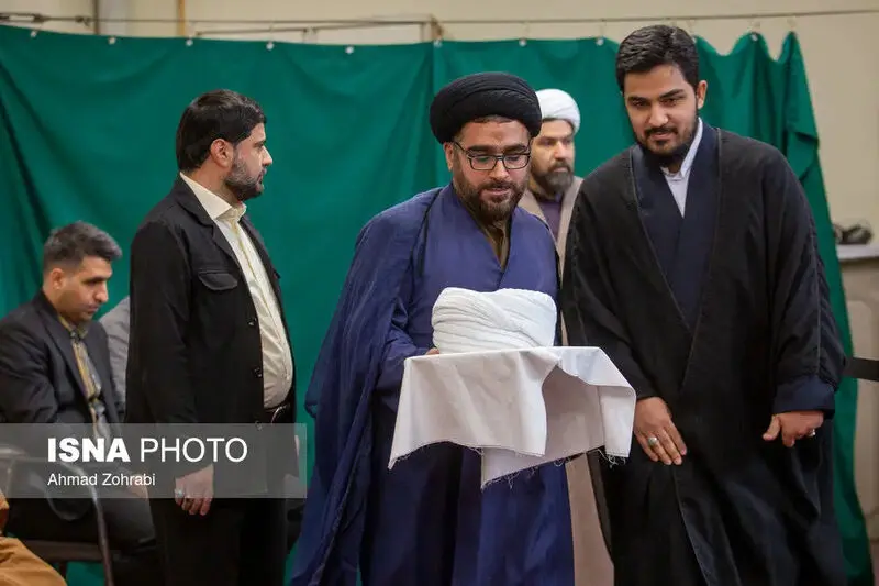 مراسم عمامه گذاری طلاب در قم