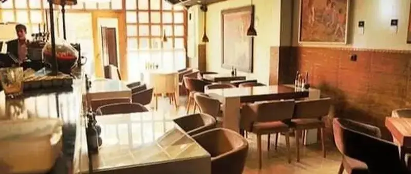 رستوران بهاره رهنما 