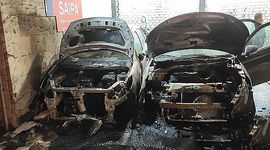 آتش سوزی 2 خودرو در شرق تهران / پژو 207 جزغاله شد