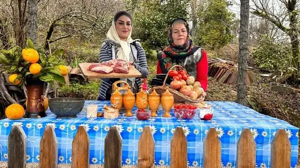 فیلم/ مهارت دیدنی دو بانوی روستایی گیلانی در طبخ غذای محلی با گوشت و بادمجان 