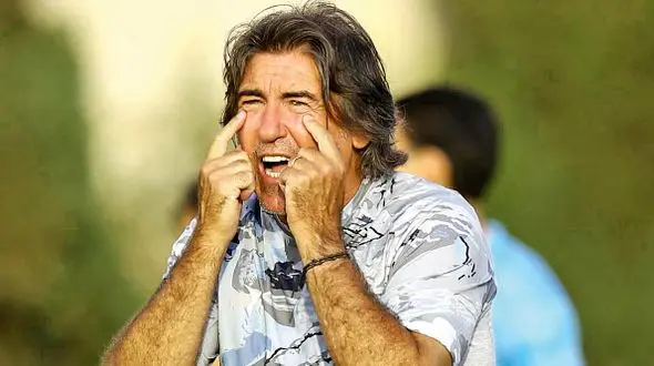 پیام ساپینتو به مدیران استقلال : بازیکن نگیرید می روم!