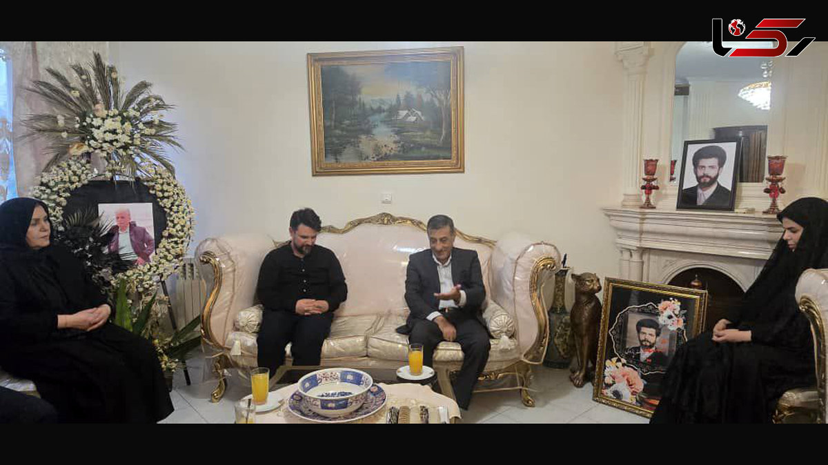 حضور معاون اجرایی رئیس‌جمهور در منزل شهید جنگ تحمیلی ۱۲ روزه 